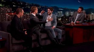 ¡Theon y Ramsay se besan! Así fue el momentazo protagonizado por los actores de 'Juego de Tronos' en 'Jimmy Kimmel Live'