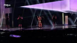 Así ha sido el tercer ensayo de Barei en Eurovisión: las coristas pasan a un segundo plano y nueva iluminación