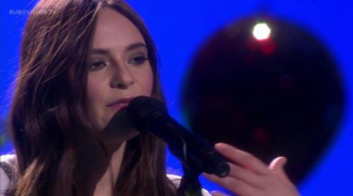 Actuación de Italia, Francesca Michielin "No Degree of Separation" en Eurovisión 2016