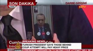 Erdogan insta a la población turca a tomar las calles mediante una intervención televisiva de facetime