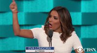 Eva Longoria ataca a Donald Trump y da su apoyo a Hillary Clinton en la DNC