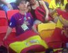 JJOO Río 2016: un aficionado arroja al suelo la bandera de España y la cambia por la senyera al aparecer en la pantalla gigante