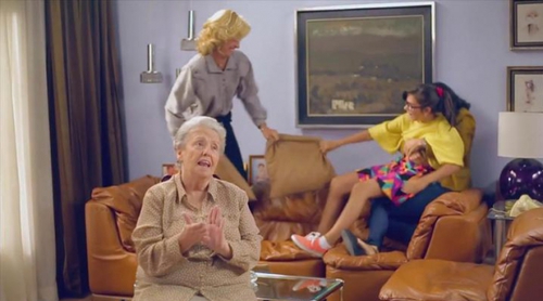 Ganga Producciones celebra el 15 aniversario de 'Cuéntame cómo pasó' con el equipo bailando