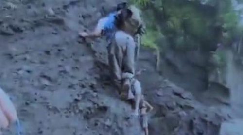 Un participante de 'La isla de Bear Grylls' cae a 9 metros de altura