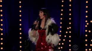 Cher versiona su "I Got You Babe" en 'The Late Late Show' con James Corden