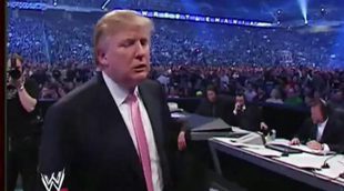 Donald Trump pega a Vince McMahon en un campeonato de lucha libre