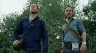 'The Walking Dead': Rick y Aaron atraviesan un lago infestado de zombies en el octavo episodio de la T7