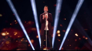Matt Terry, ganador de 'The X Factor 2016', interpreta "One Day I'll Fly Away"