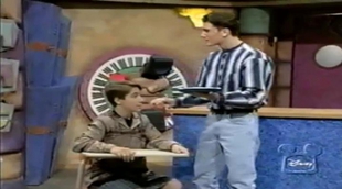 Ryan Gosling recibe un tartazo en un sketch de la última temporada de 'Mickey Mouse Club'