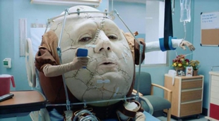 TurboTax opta por Humpty Dumpty en el hospital tras caer del muro en su spot para la Super Bowl 2017