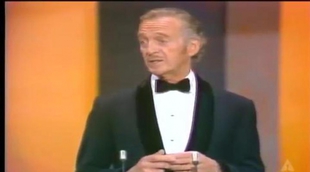 Un espontáneo aparece completamente desnudo en en el escenario de la ceremonia de los Oscar