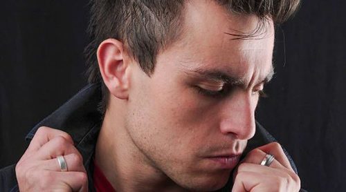 Omar Naber interpreta "On My Way", la canción de Eslovenia en Eurovisión 2017