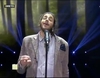 Salvador Sobral interpreta "Amar pelos dois", la canción de Portugal para Eurovisión 2017