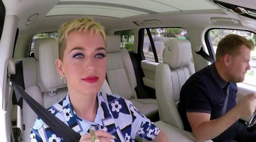 'Carpool Karaoke': Katy Perry canta sus grandes éxitos junto a James Corden
