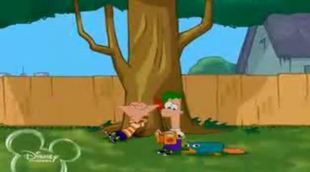 Intro de 'Phineas y Ferb' en español de España