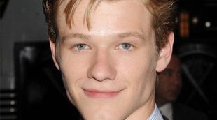 Lucas Till ('MacGyver'): "Sigue pareciendo que tengo 18 años y eso me distrae cuando veo la serie"