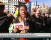 Manifestantes de la Policía y Guardia Civil dificultan la conexión en directo de una reportera de TV3