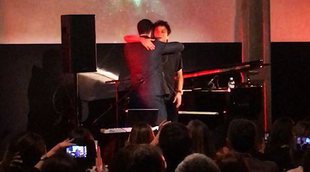 Alfred canta junto a Jamie Cullum su versión de "Don't Stop The Music" en el Casino de Madrid