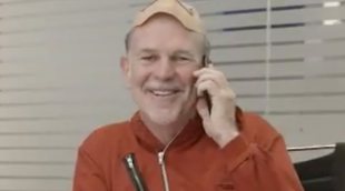 Reed Hastings, CEO de Netflix, como ladrón de 'La casa de papel', en la promo de la alianza con Movistar+