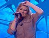 Amaia Montero olvida la letra de su canción "Nacidos para creer" en 'La tarde aquí y ahora'