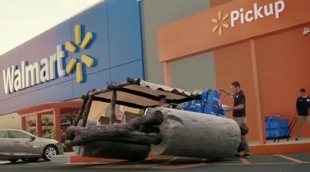 Espectacular anuncio de Walmart durante los Globos de Oro que repasa a los coches más icónicos de la ficción