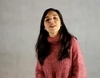 Paula Gallego ('Cuéntame cómo pasó') muestra su talento musical cantando "La Bikina"