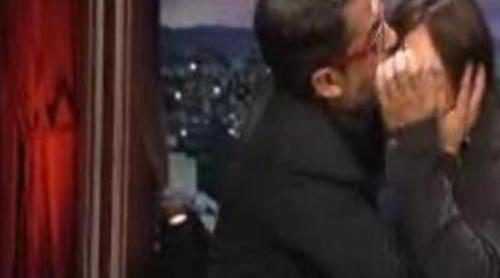 Buenafuente y Berto recrean el beso de Sara Carbonero e Íker Casillas