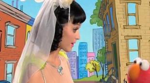 Katy Perry canta con Elmo "Hot and cold" en 'Barrio Sésamo'