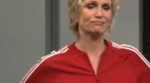 Jane Lynch parodia 'Glee' en 'Saturday Night Live'