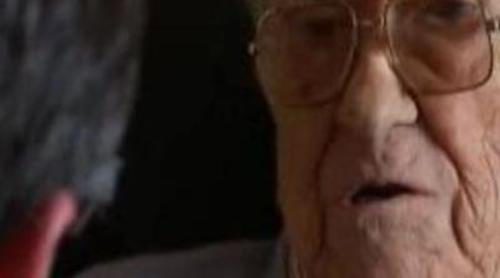 El Follonero pregunta a Santiago Carrillo sobre Paracuellos en 'Salvados'