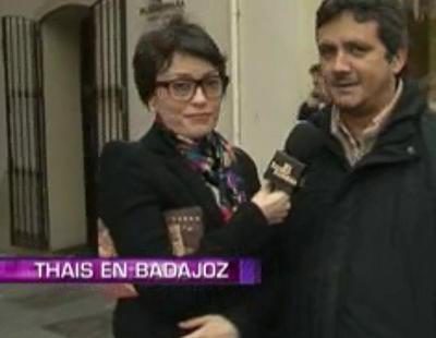 Thais Villas visita Badajoz y pregunta a los vecinos por los palomos cojos