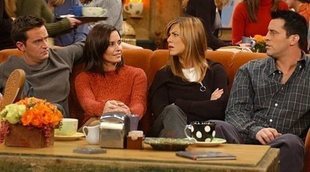 Nos colamos en el plató del Central Perk de 'Friends' y te contamos todos sus secretos desde el Friends Fest