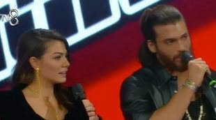 La actuación sorpresa de Can Yaman y Demet Özdemir, protagonistas de 'Erkenci Kus', en 'La Voz Turquía'