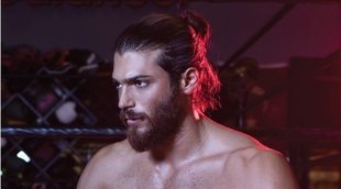 Can Yaman ('Erkenci Kus') sorprende en redes sociales con sus espectaculares ejercicios con anillas