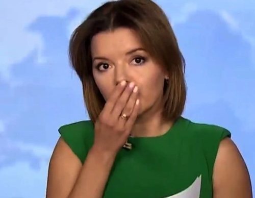 Una presentadora de informativos en Ucrania pierde un diente en directo