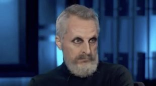 Miguel Bosé visita 'Late Motiv' con la genial imitación de Raúl Pérez: "Como un loco voy poniendo tweets"