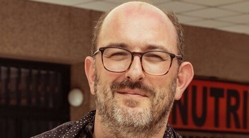 Borja Cobeaga ('No me gusta conducir'): "No voy a hacer que Pablo esté ocho temporadas sacándose el carnet"