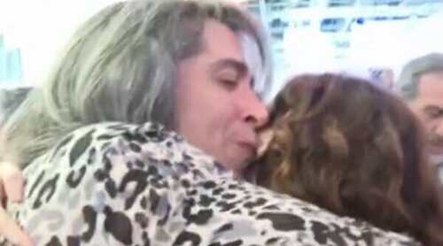 El viral abrazo de Mario Vaquerizo con Ayuso, Feijóo y Almeida que derrocha complicidad: "El mejor es usted"