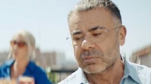 Jorge Javier Vázquez sale en búsqueda de testimonios para 'El diario de Jorge' en la nueva promo del programa