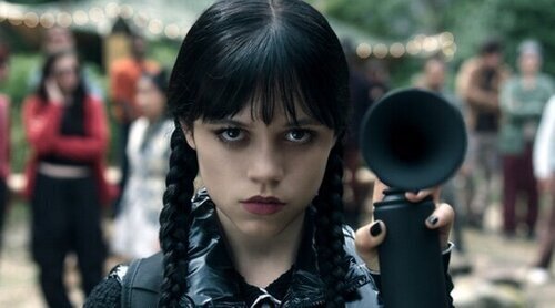 'Miércoles' avanza una dolorosa muerte y un asesino enmascarado en el tráiler de la segunda temporada