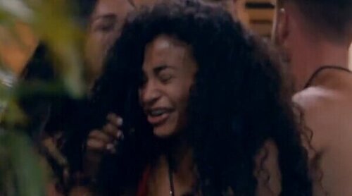 Mayeli agrede a un soltero e insulta a Érika: ¿Deberían haberla expulsado de 'Las tentaciones' esa misma noche?