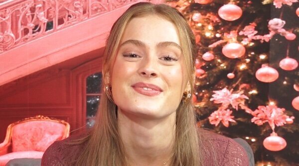 Mensaje navideño de Su Majestad Olivia Bay para los usuarios de FormulaTV (desde su castillo)