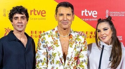 Los presentadores del Benidorm Fest 2026 empiezan la edición "con muy buen rollo y con química"