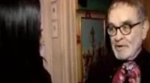 Usun Yoon visita la casa de Fernando Arrabal en París