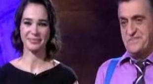 El equipo de 'El intermedio' le canta '¿Por qué te vas?' a Beatriz Montañez