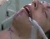 Iván Mañero realiza una feminización facial a una transexual en 'Cuerpo médico'