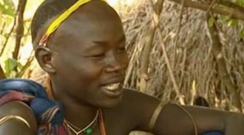 Un suri quiere casarse con Chabeli a cambio de 10 vacas en 'Perdidos en la tribu'