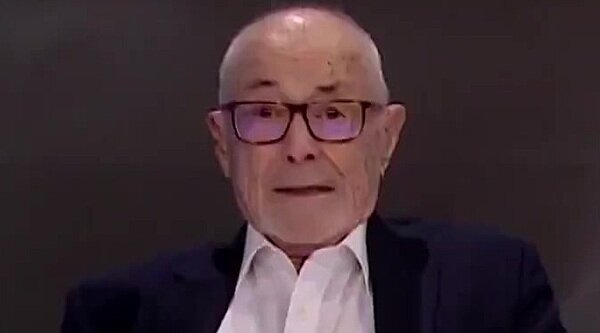 Eduardo Sancho presenta 'El Telediario de nuestras vidas' a sus 100 años