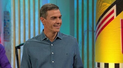 Pedro Sánchez llega a 'La revuelta' y bromea con Broncano: "Luego me dicen a mí que esta televisión es mía"