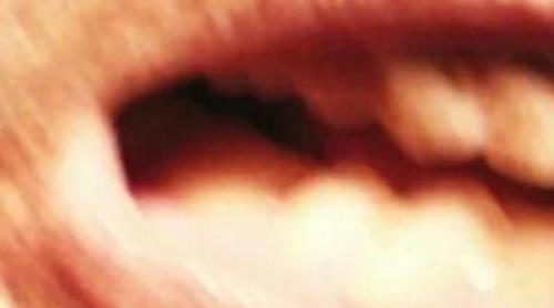 Un demente examina la cámara en el nuevo teaser de 'American Horror Story: Asylum'